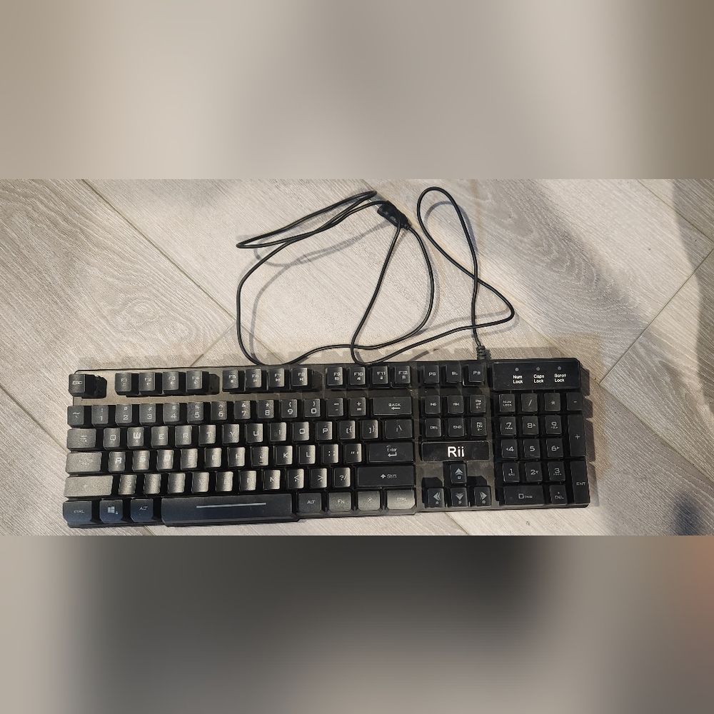 Black Wired Keyboard